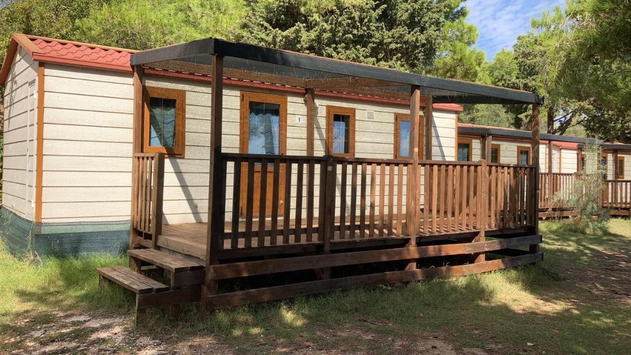 Camping La Scogliera Санта-Чезареа-Терме Екстер'єр фото